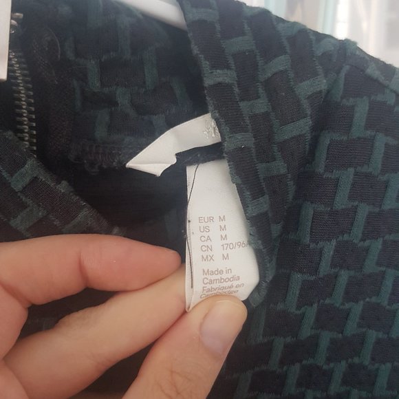 Turtleneck A line dress - Picture 3 of 3